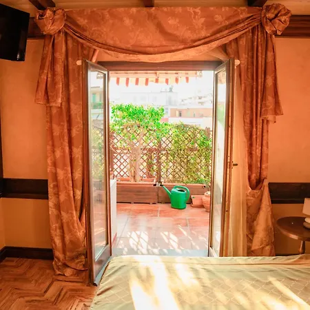 Prestigioso Attico Panoramico 卡利亚里