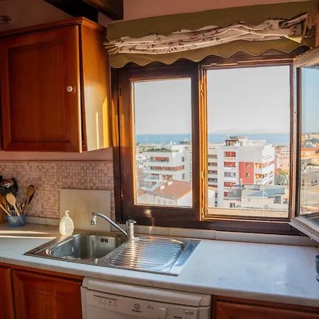 Prestigioso Attico Panoramico 卡利亚里